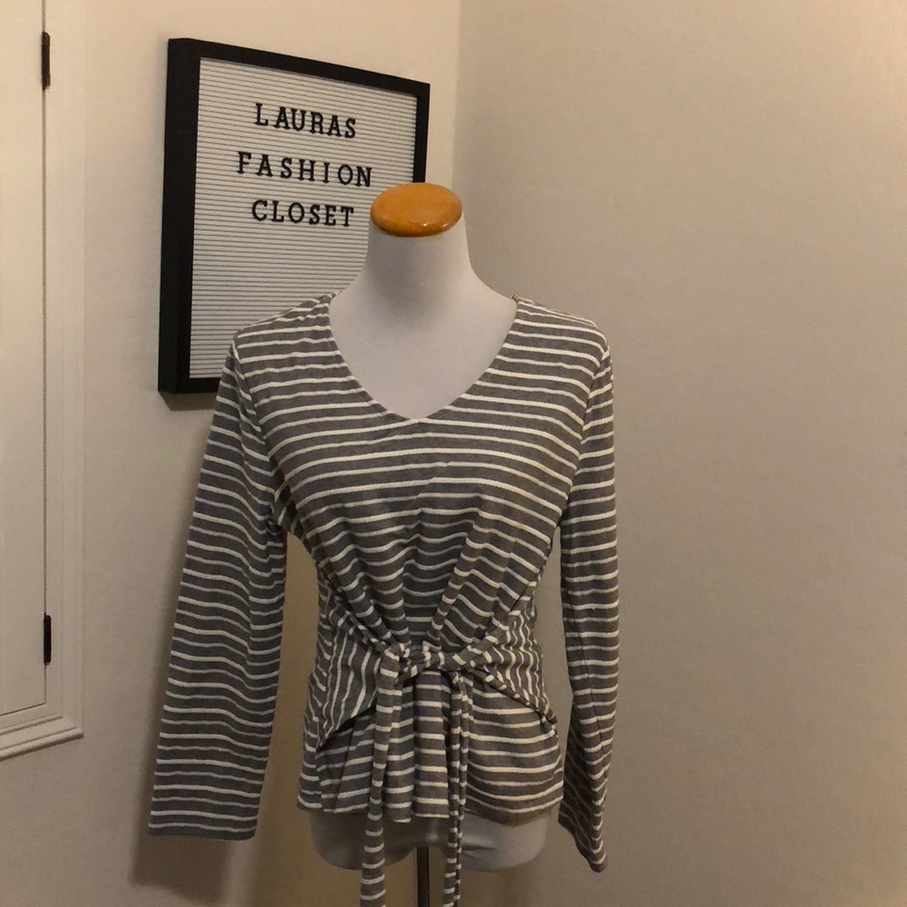 a.n.d black and white knit top size large